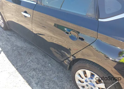 2015 Nissan Sentra S из США, поврежденный, VIN 3N1AB7APXFY302741